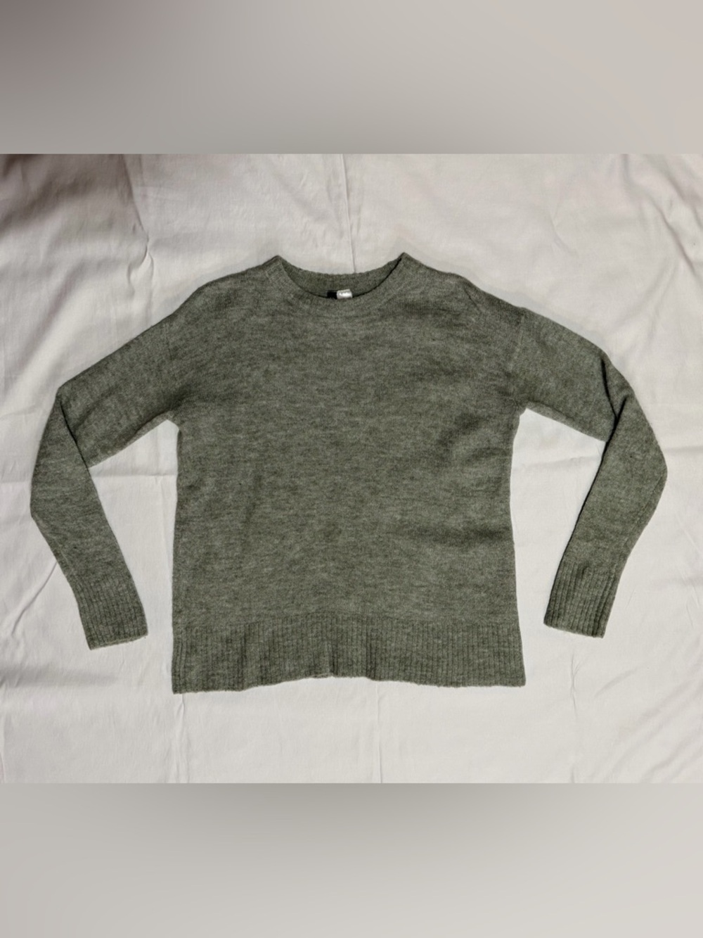 H&M Divided Light Sage Knit‎ Crewneck Sweater size XS